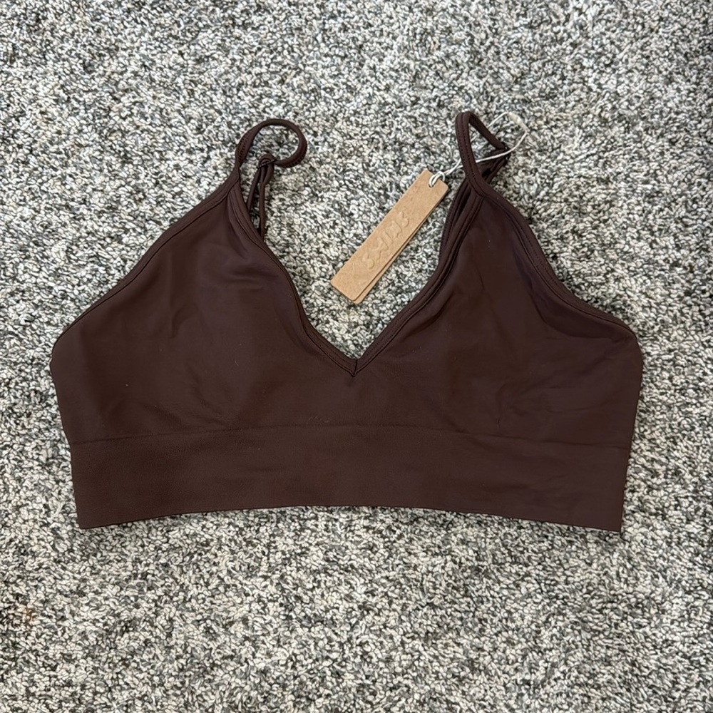 SKIMS NWT soft smoothing seamless bralette